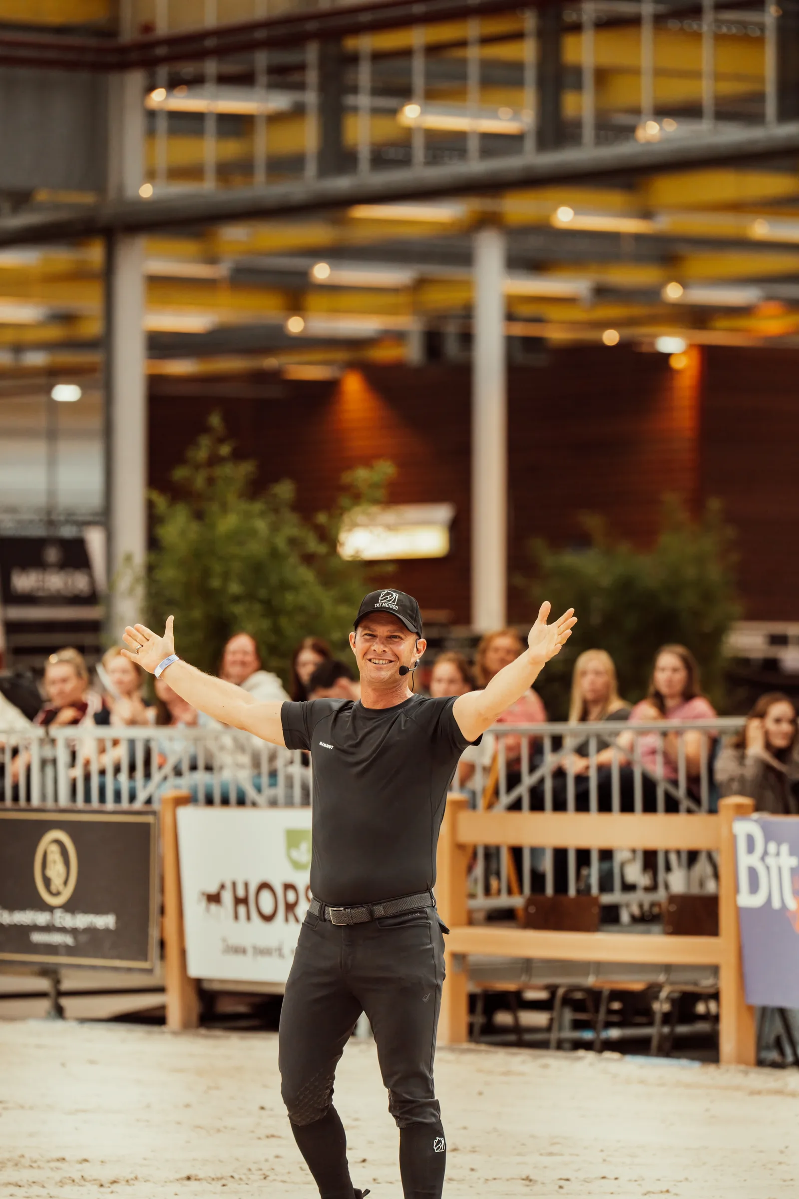 Tristan Tucker greeting the Horse Event audience